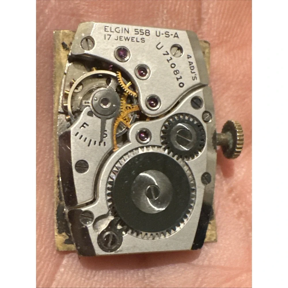 Vintage 1943 Elgin 558 17 jewel men's wrist watch movement with dial and crown‎